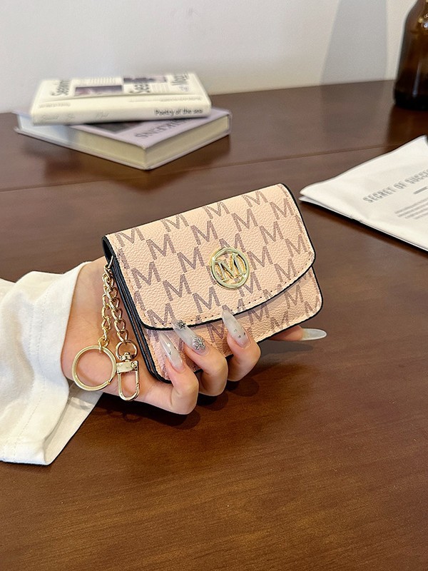 Etui na karty z imitacji skóry – Monogram Keychain Leather recenzja i cena