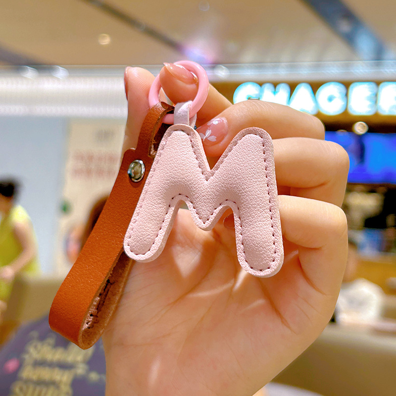 Kreatywne breloki do kluczy ze – Monogram Keychain Leather recenzja i cena