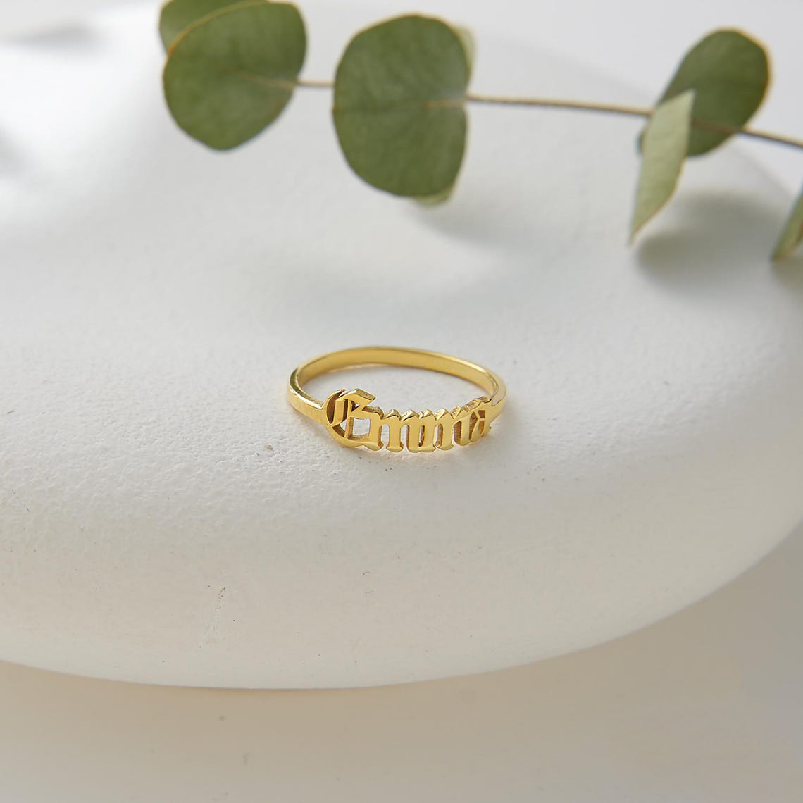 Niestandardowy złoty pierścion – Initial Ring Custom recenzja i cena