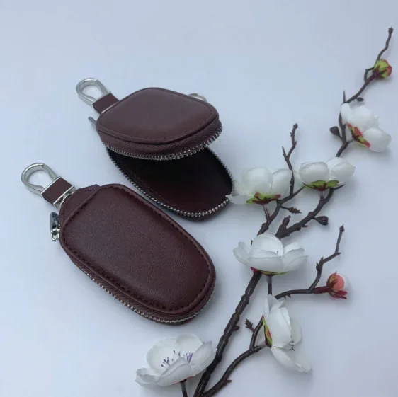 Etui na klucze samochodowe z e – Monogram Keychain Leather recenzja i cena